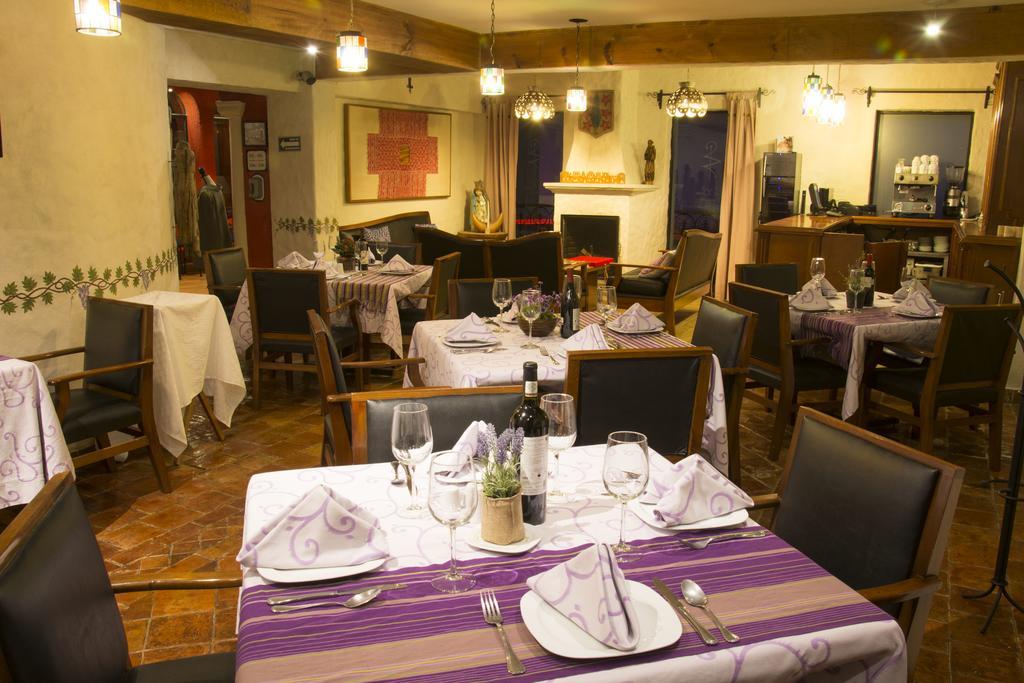 Hotel Villas Casa Morada ซานกริสโตบัล เด ลาสกาซาส ภายนอก รูปภาพ